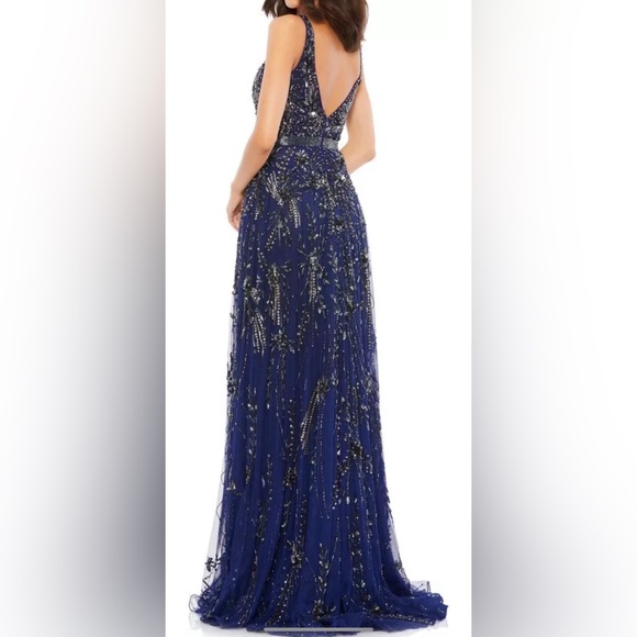 New Mac Duggal Beaded Plunge Neck Gown In Midnight Size 12 - Picture 3 of 11